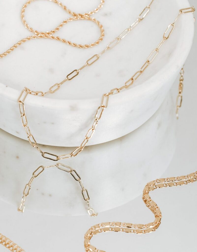 12 Types of Necklace Chains Explained